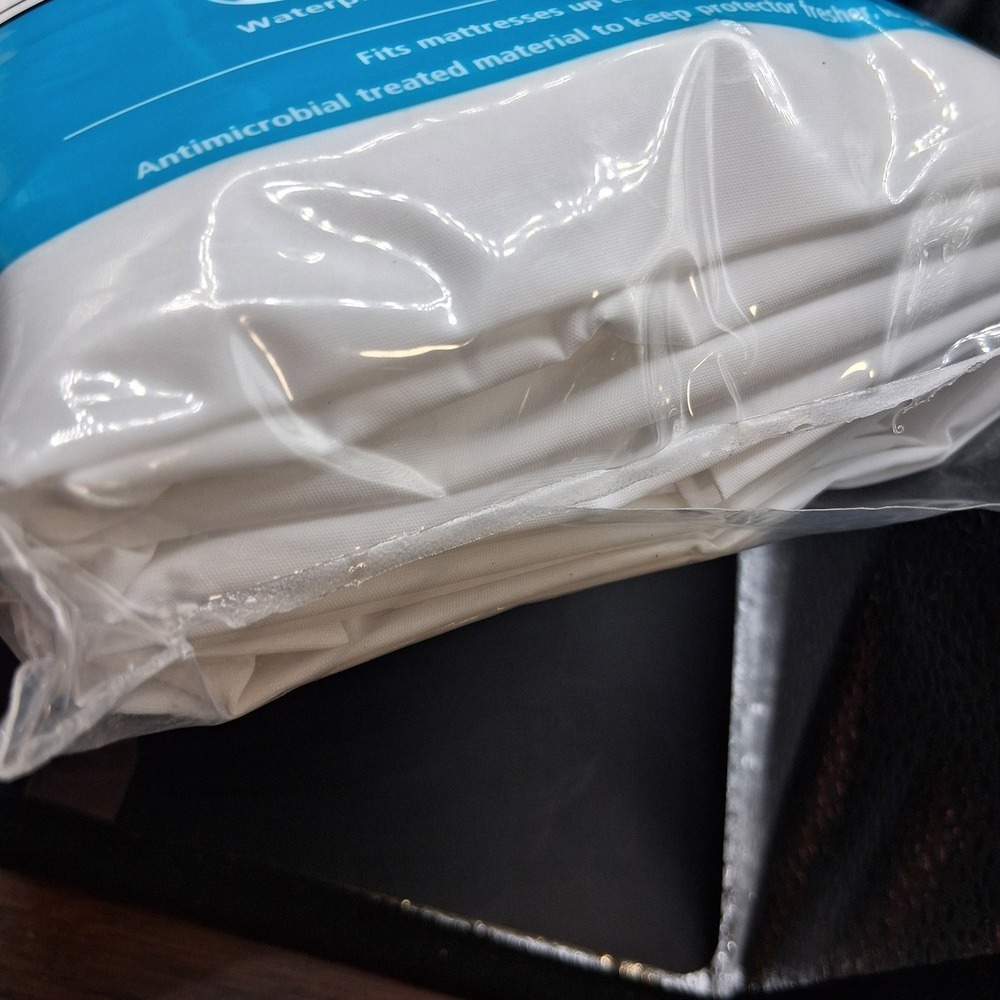 Mainstays Queen Waterproof Mattress Protector Fitted EVA Spill Stain Protection - Picture 7 of 7